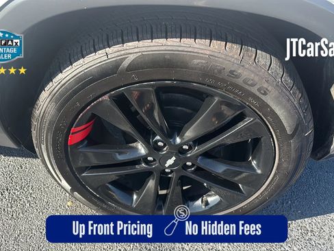 Used 2018 Chevrolet Trax LT w/ Sun & Sound Package FWD image 35