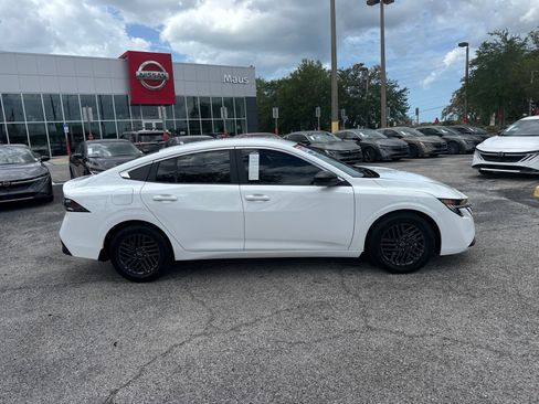 Certified 2026 Nissan Sentra SV w/ SV Convenience Package FWD image 4