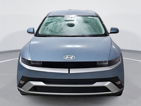 New 2026 Hyundai Ioniq 5 SE image 2