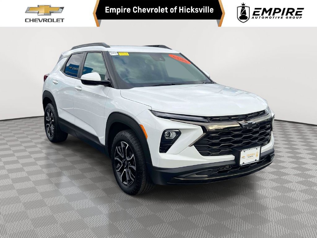 Used 2024 Chevrolet TrailBlazer ACTIV w/ Convenience Package AWD/4WD image 1
