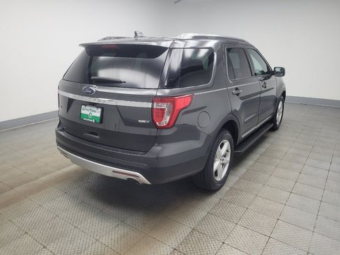 Used 2017 Ford Explorer XLT AWD/4WD image 9
