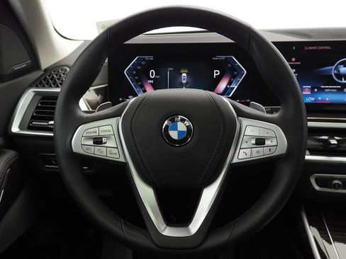 Certified 2026 BMW X7 xDrive40i w/ Premium Package AWD/4WD image 11