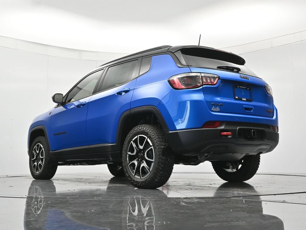 New 2026 Jeep Compass Trailhawk w/ Sun, Sound & Navigation Group AWD/4WD image 44