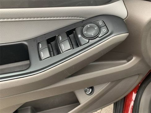 Certified 2021 Chevrolet Traverse LT image 22