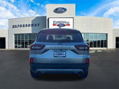 Used 2023 Ford Escape Platinum image 7