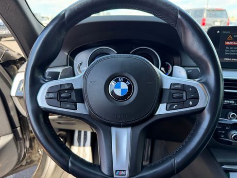 Used 2018 BMW 530i w/ M Sport Package RWD image 9