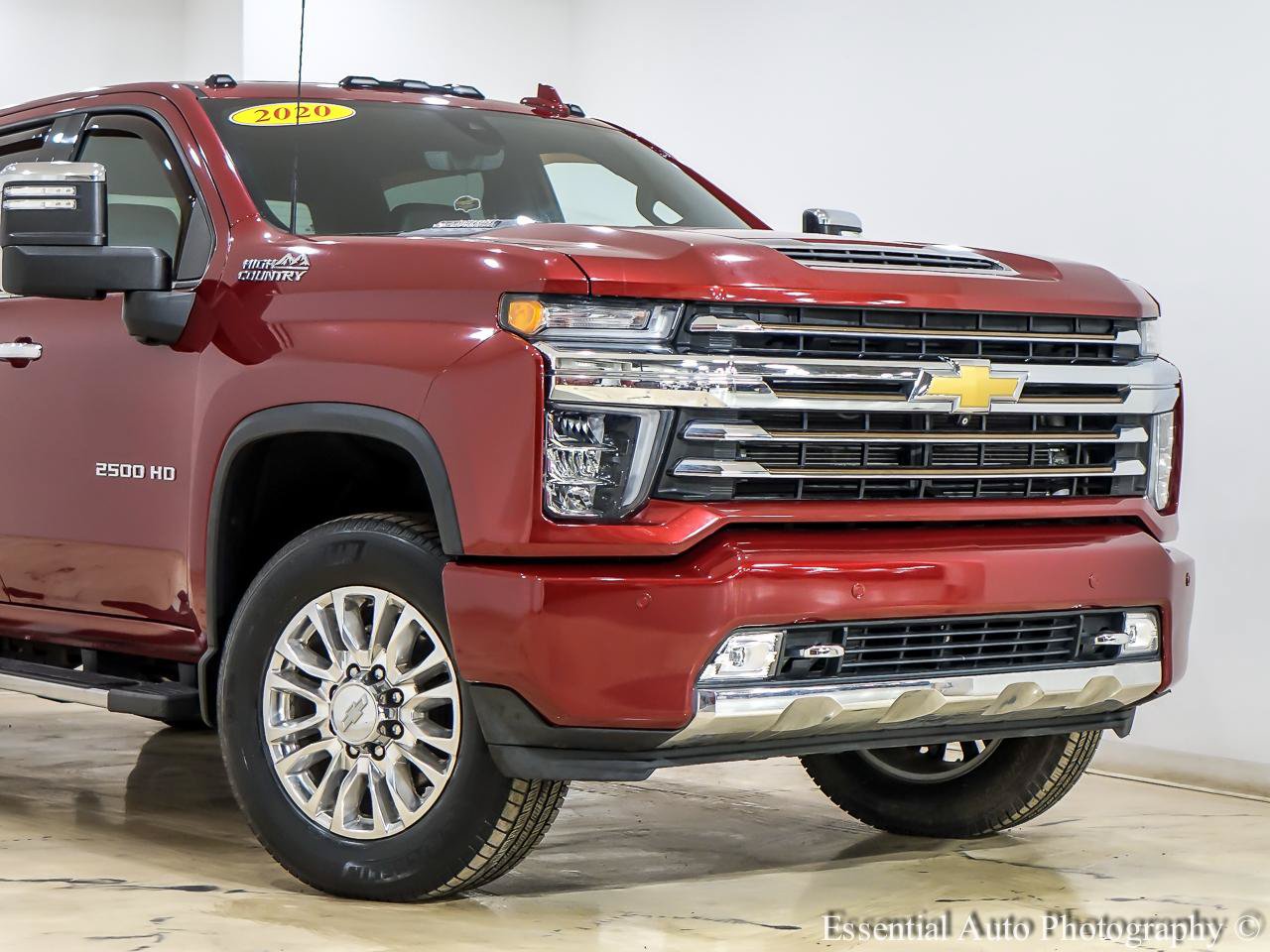 Used 2020 Chevrolet Silverado 2500 High Country w/ Z71 Off-Road Package AWD/4WD image 2