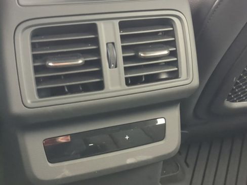 Used 2025 Audi Q5 Premium w/ Convenience Package image 18