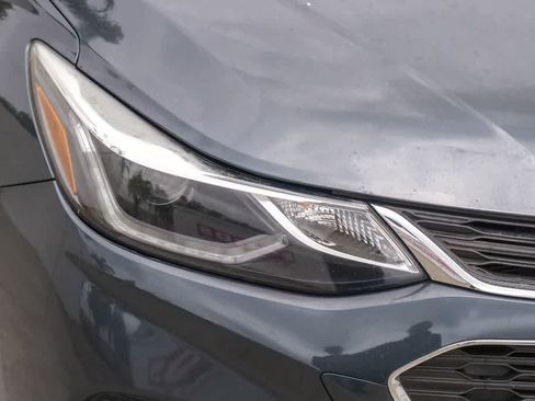 Used 2018 Chevrolet Cruze LT FWD image 4