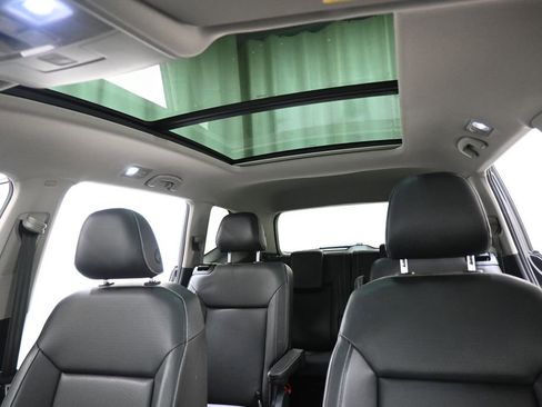 Used 2021 Volkswagen Atlas SE w/ Panoramic Sunroof Package AWD/4WD image 4