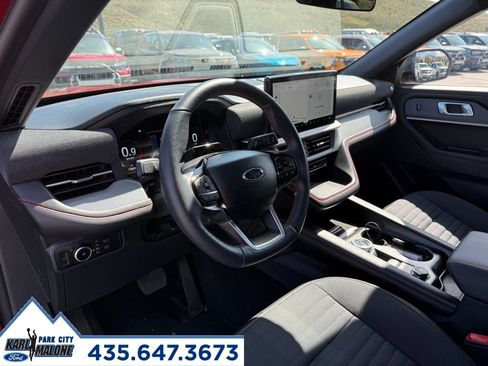 Used 2025 Ford Explorer ST-Line w/ ST-Line Street Pack AWD/4WD image 15