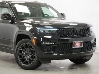 New 2025 Jeep Grand Cherokee Summit w/ Obsidian Package video 3