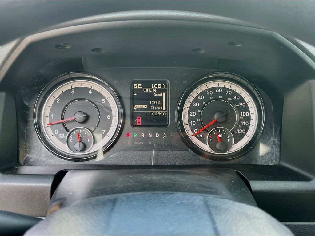 Used 2020 RAM 1500 Classic SLT AWD/4WD image 12