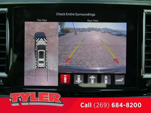Used 2022 Chrysler Pacifica Limited AWD/4WD image 51