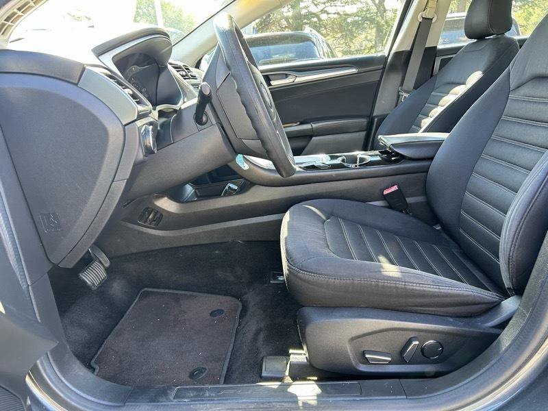 Used 2015 Ford Fusion SE FWD image 5