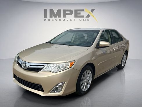 Used 2012 Toyota Camry XLE FWD image 1