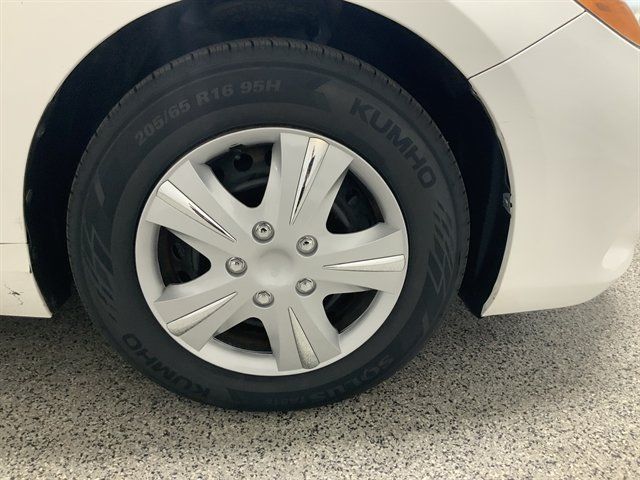 Used 2016 Toyota Camry LE w/ Protection Package (Q2) FWD image 12