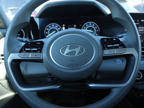 Used 2024 Hyundai Elantra Blue FWD image 19
