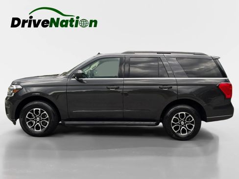 Used 2024 Ford Expedition XLT AWD/4WD image 8