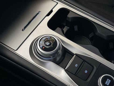 Used 2020 Ford Explorer XLT image 15