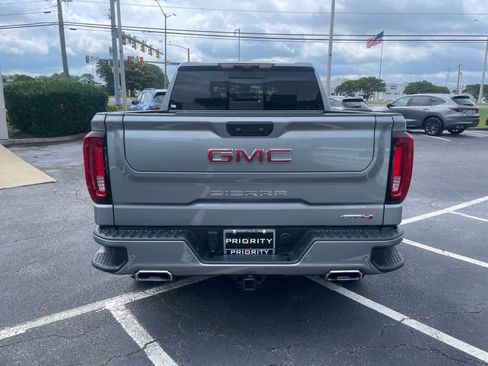 Used 2024 GMC Sierra 1500 AT4 w/ Technology Package AWD/4WD image 4