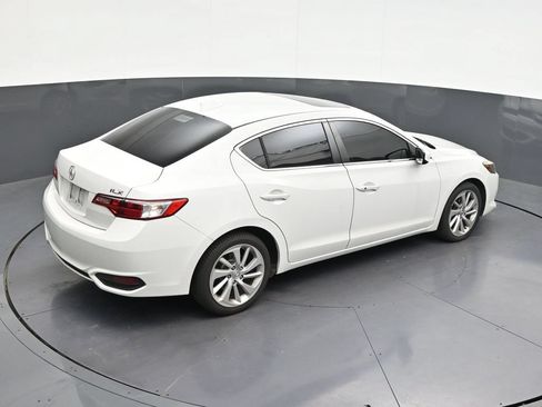 Used 2018 Acura ILX FWD image 13