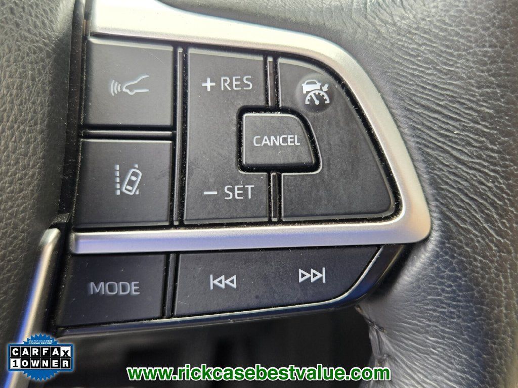 Used 2024 Toyota Sienna XLE FWD image 28