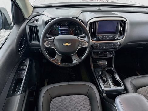 Used 2018 Chevrolet Colorado Z71 AWD/4WD image 3