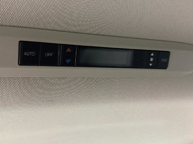 Used 2025 Toyota Sienna LE w/ LE Plus Package FWD image 26