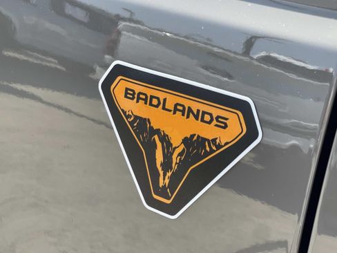 Used 2025 Ford Bronco Badlands AWD/4WD image 5