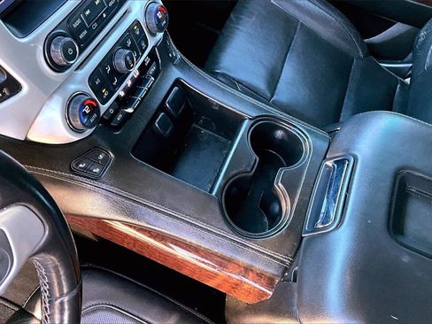 Used 2019 GMC Yukon XL SLT image 17