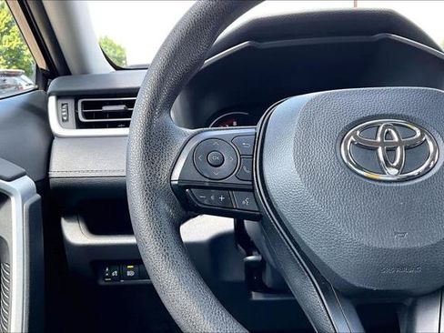 Certified 2025 Toyota RAV4 XLE FWD image 24