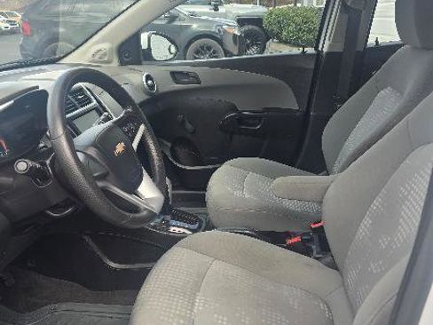 Used 2017 Chevrolet Sonic LT image 7