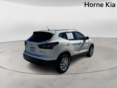 Used 2021 Nissan Rogue Sport SV image 4