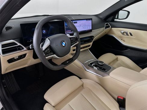 Used 2025 BMW 330i xDrive Sedan w/ Convenience Package image 9