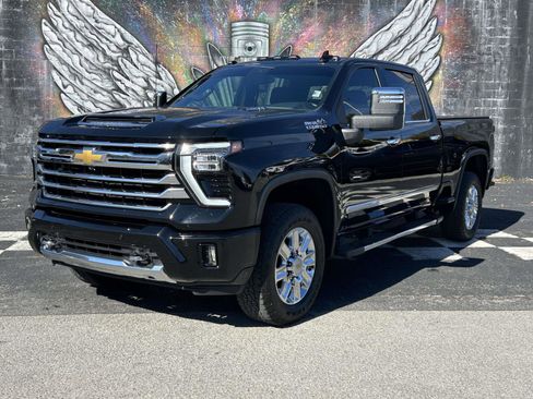 Used 2024 Chevrolet Silverado 2500 High Country w/ Z71 Off-Road Package image 7