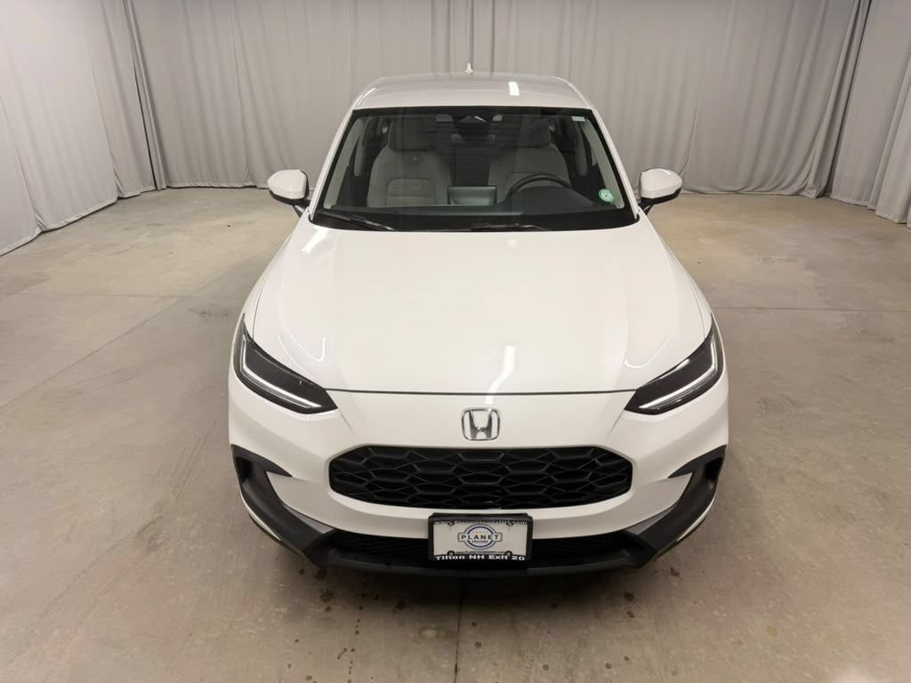 Certified 2025 Honda HR-V LX image 3