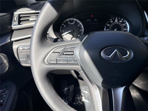 Certified 2025 INFINITI QX50 Luxe image 13