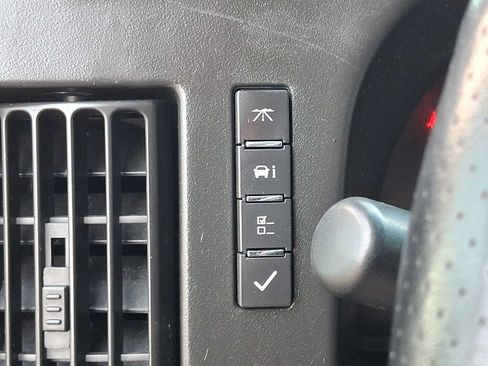 Used 2016 Chevrolet Express 3500 RWD image 19