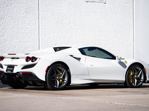 Used 2023 Ferrari F8 Tributo image 10