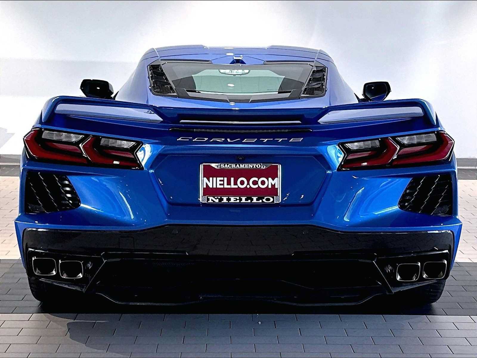 Used 2022 Chevrolet Corvette Stingray Premium Cpe w/ Z51 Performance Package RWD image 9