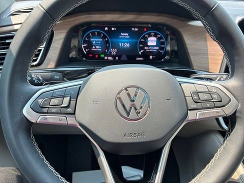 Used 2024 Volkswagen Atlas SE w/ Panoramic Sunroof Package AWD/4WD image 28
