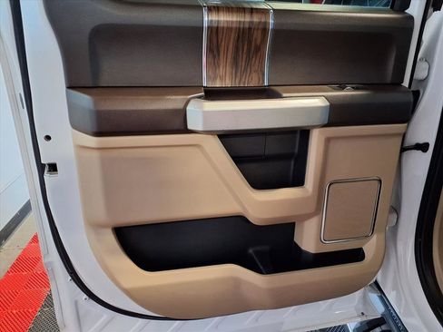 Used 2019 Ford F150 Lariat image 15