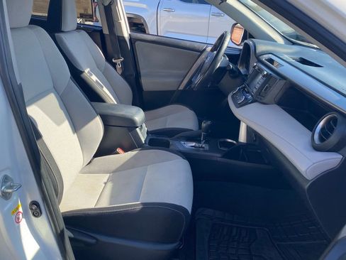 Used 2018 Toyota RAV4 XLE image 18
