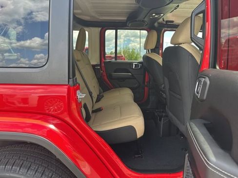 Used 2020 Jeep Wrangler Unlimited Sahara AWD/4WD image 14
