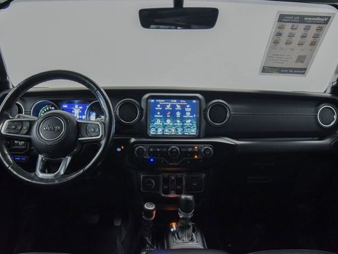 Used 2021 Jeep Wrangler Unlimited Sahara w/ Cold Weather Group AWD/4WD image 30