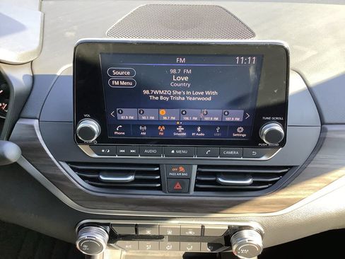 New 2026 Nissan Altima 2.5 SV FWD image 17