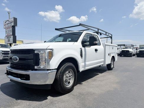 Used 2018 Ford F250 XL w/ Power Equipment Group RWD image 1