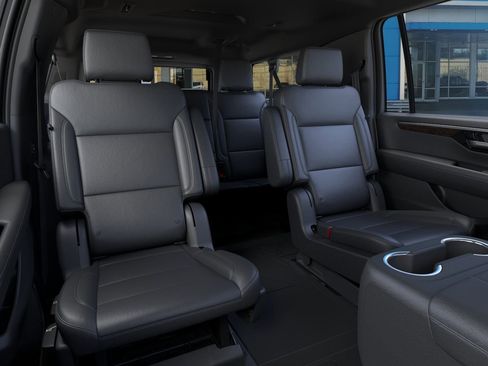 New 2026 Chevrolet Suburban Z71 w/ Comfort Package image 18