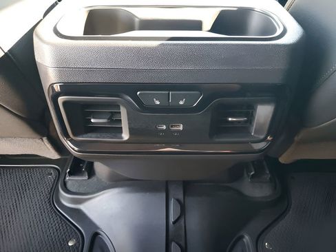 Used 2024 GMC Sierra 1500 AT4 w/ Technology Package image 21